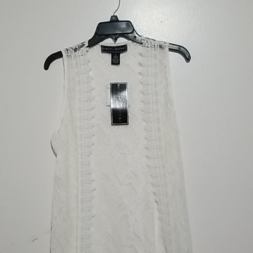 Sleeveless white lace duster